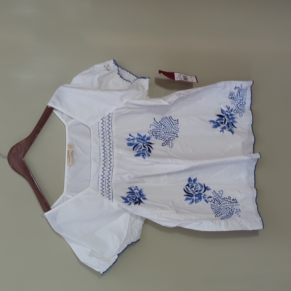 Choices petite embroidered top